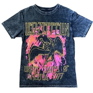Led-Zeppelin Graphic T-Shirt USA 1977 Black Pink Unisex Size Small